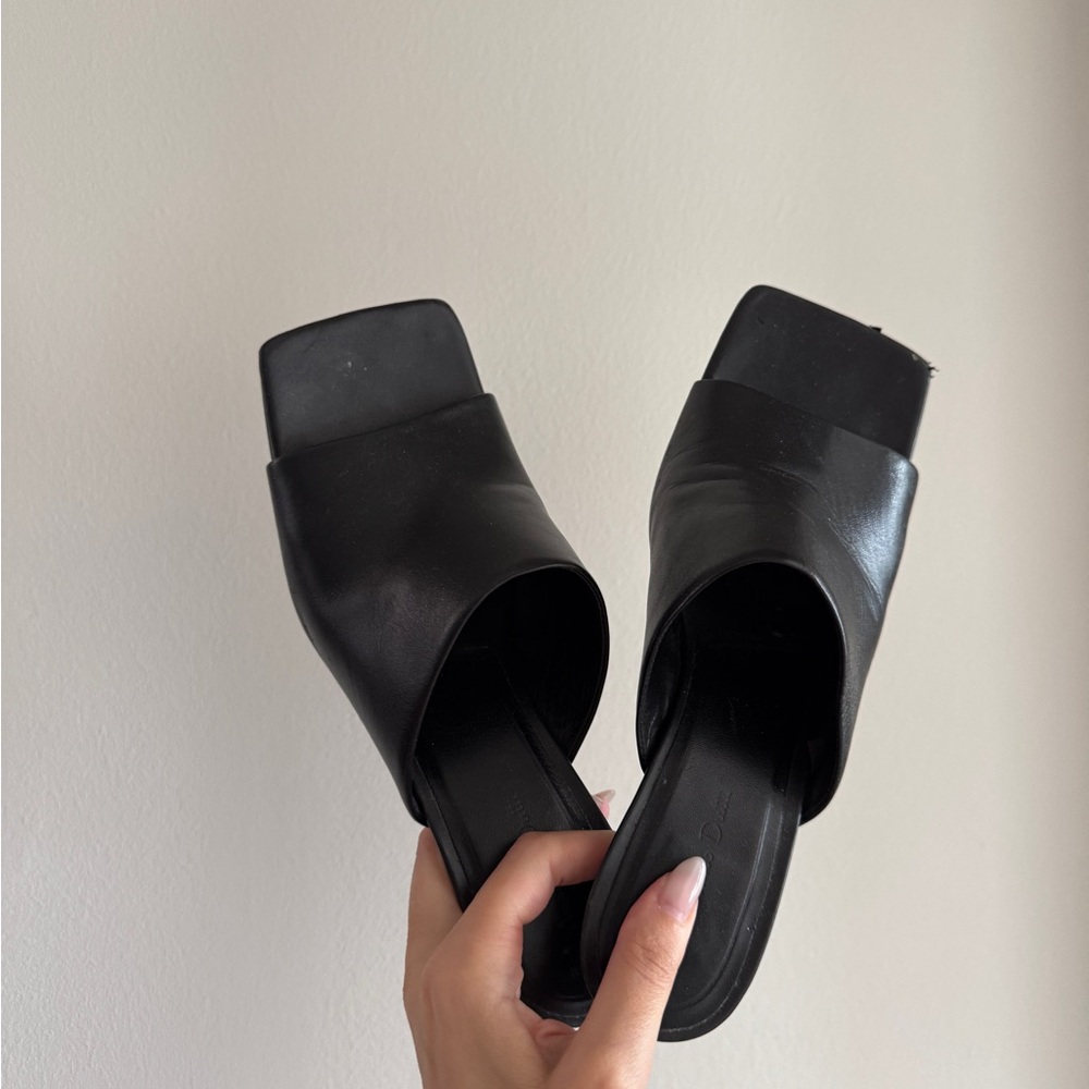 Massimo Dutti Black Leather Mules Sleek Minimalist Design